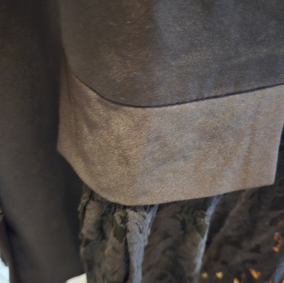 The Pyramid Collection Black Lace Women's Lined Blazer. - Picture 5 of 16